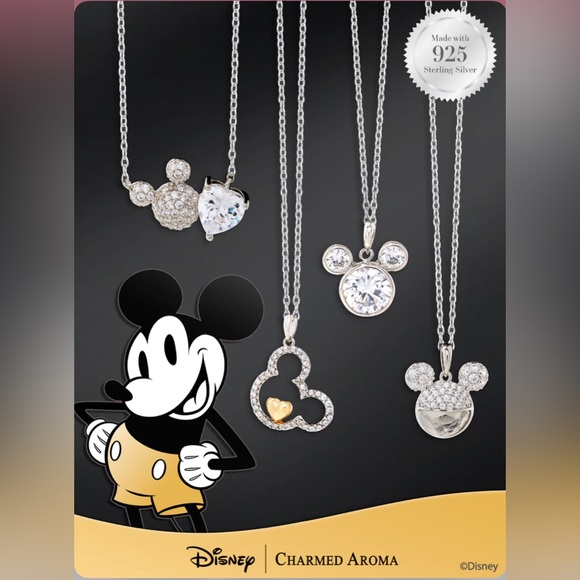 RARE Disney Mickey Mouse Charmed Aroma Candle with Mickey Mouse Necklace Insi… - Picture 3 of 3